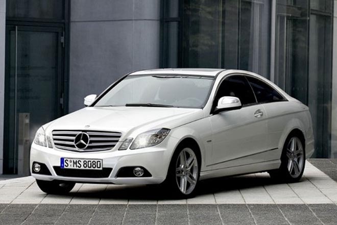 Mercedes says carmakers likely to absorb CO2 costs